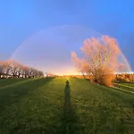 Deluxe Im Gruenen Mit Balkon Und Fruehstueck Im Reindahls