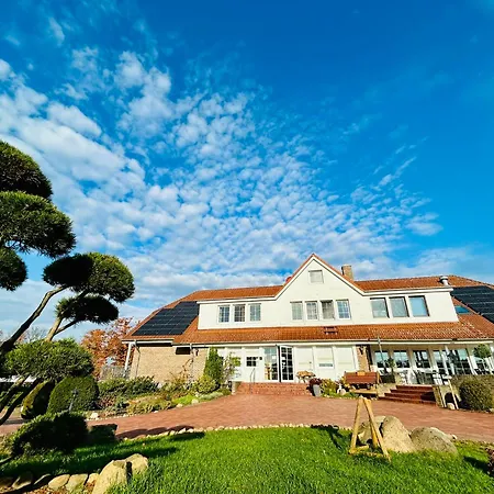 Apartment Deluxe Im Gruenen Mit Balkon Und Fruehstueck Im Reindahls