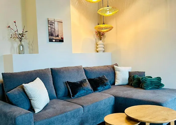 Lejlighed Deluxe Im Gruenen Mit Balkon Und Fruehstueck Im Reindahls *