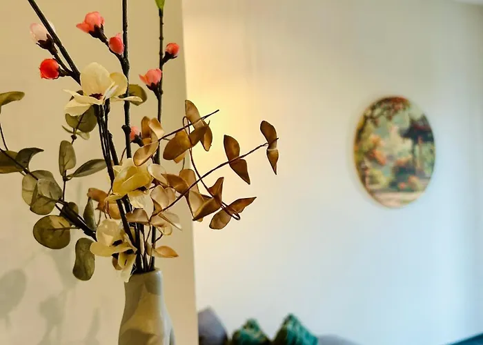 Lejlighed Deluxe Im Gruenen Mit Balkon Und Fruehstueck Im Reindahls *