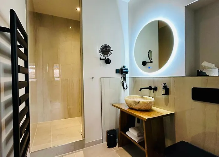 Deluxe Im Gruenen Mit Balkon Und Fruehstueck Im Reindahls *