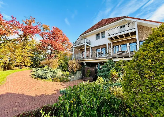 Deluxe Im Gruenen Mit Balkon Und Fruehstueck Im Reindahls Lejlighed *